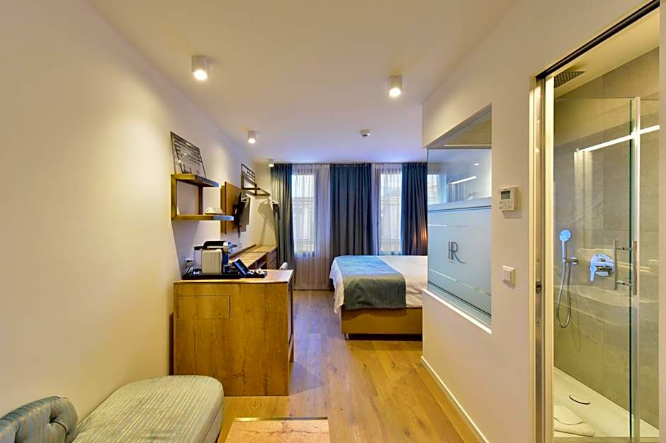 Hotel Rousseau