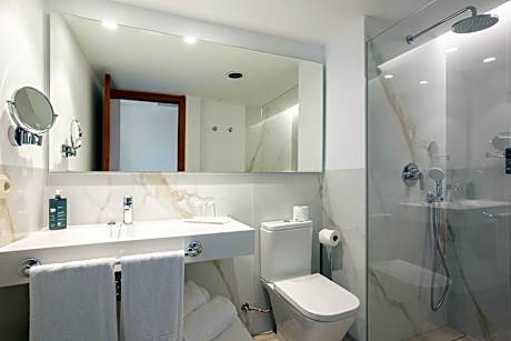 DOUBLE OR TWIN SEA VIEW WITH BALCONY