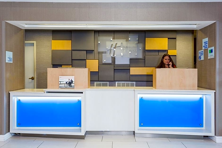 Holiday Inn Express - Plymouth, an IHG Hotel