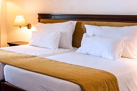 Twin Room (3 Adults)