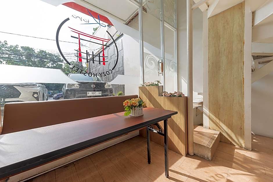 Kiara Cozy Kircon Hostel By RedDoorz – Bandung, KY