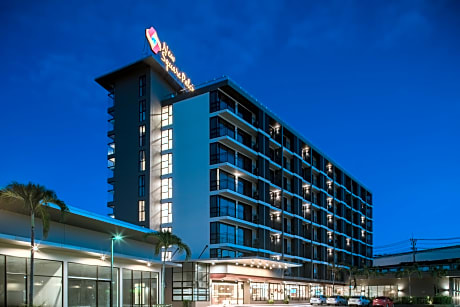 New Square Patong Hotel