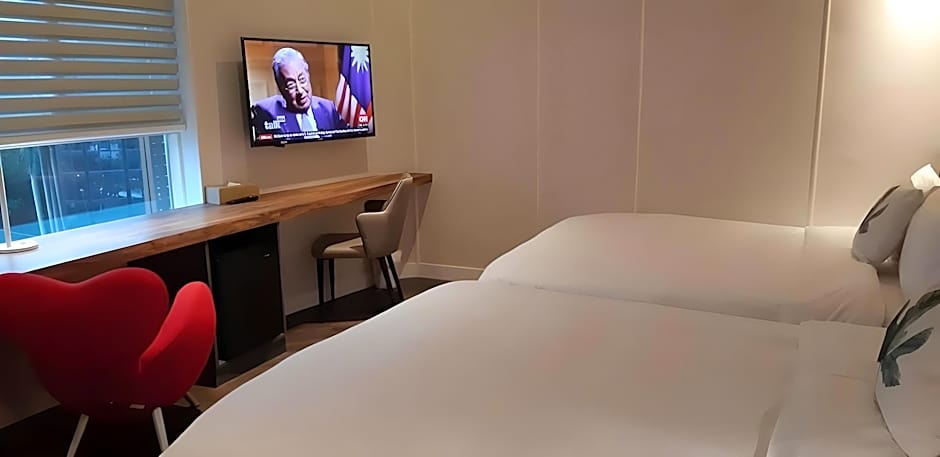 New California Hotel