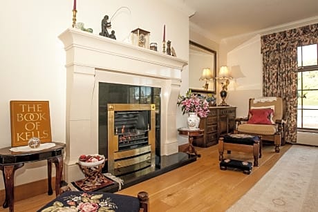 Ardmor Country House