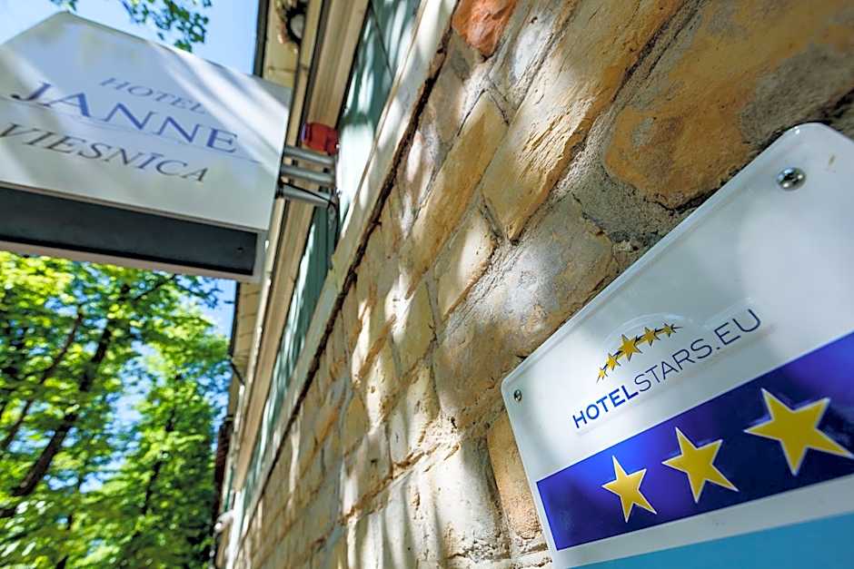 Janne Hotel with Self Check-in