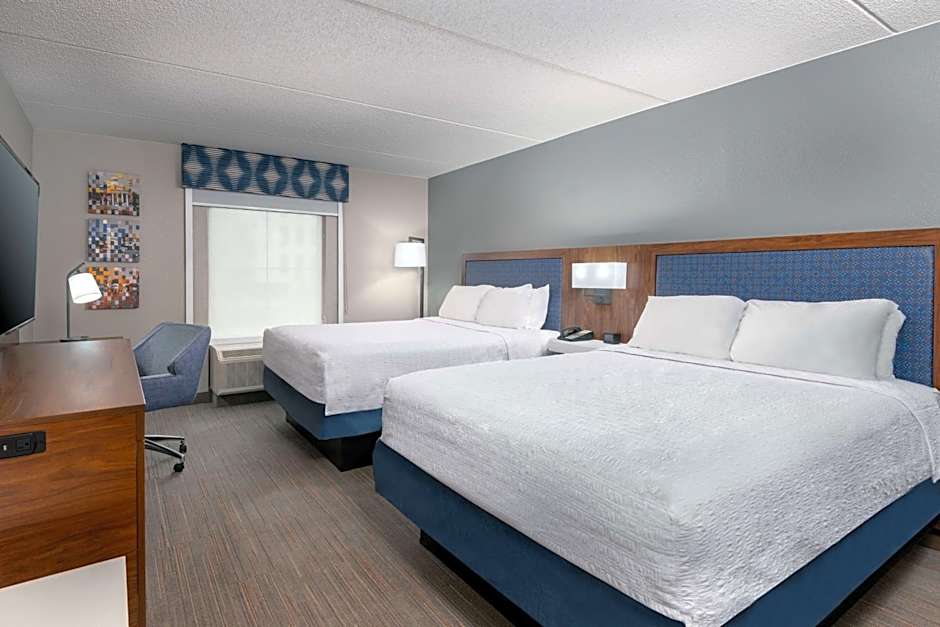 Hampton Inn & Suites Charlottesville at the University