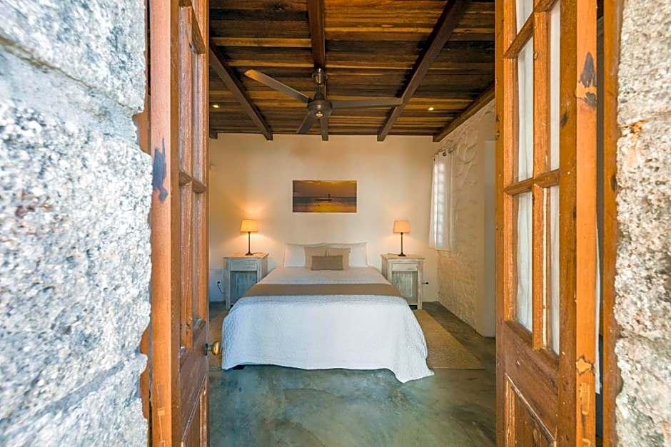 Quaint 4-bedroom Beach Villa in a fishing village