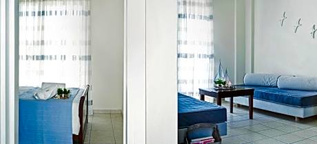 Apartment with Garden View