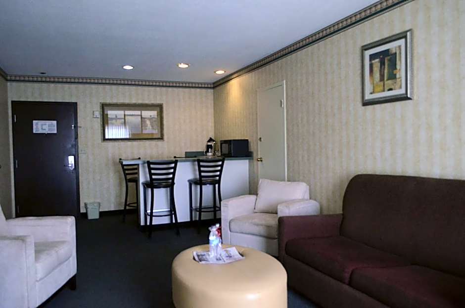 Rodeway Inn & Suites East Windsor