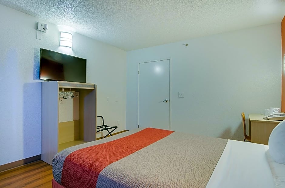 Motel 6-Tacoma, WA - South