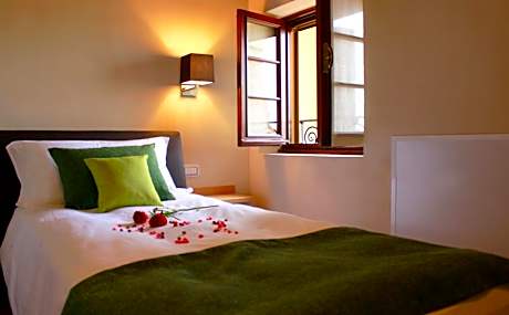 Single Room with Private Bathroom