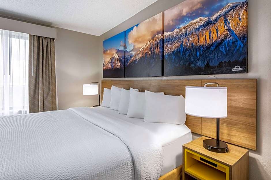 Days Inn & Suites by Wyndham Denver International Airport