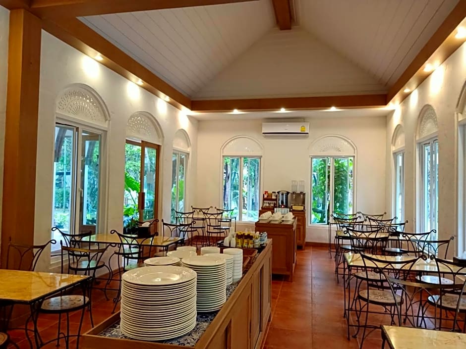 Rommai Green Park Boutique Hotel Resort