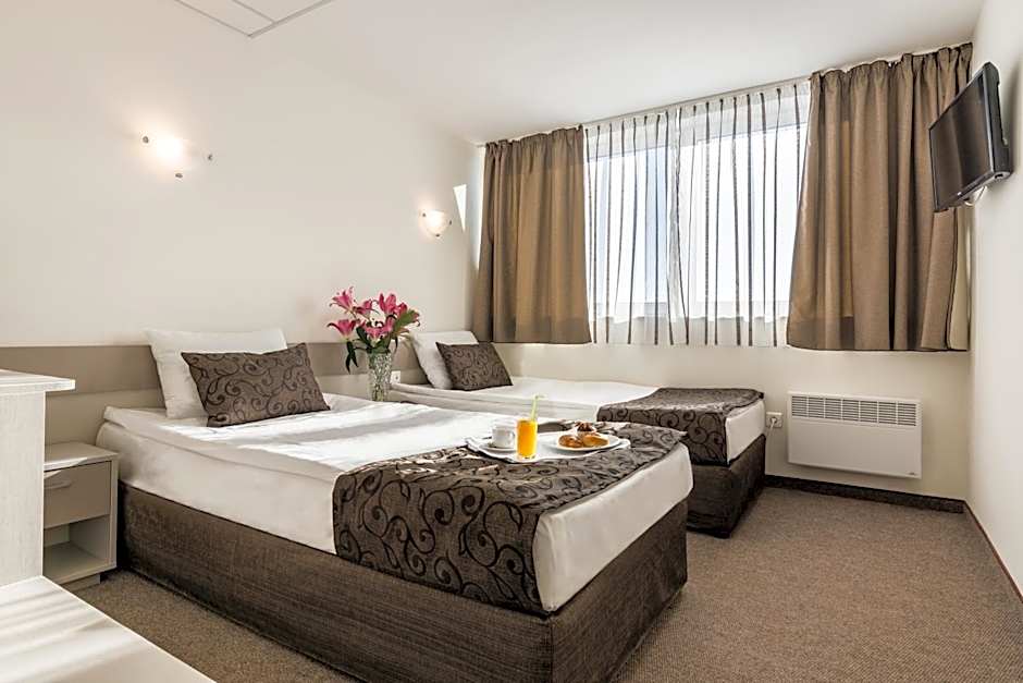 Photo 1 of 50 of Park Hotel Moskva