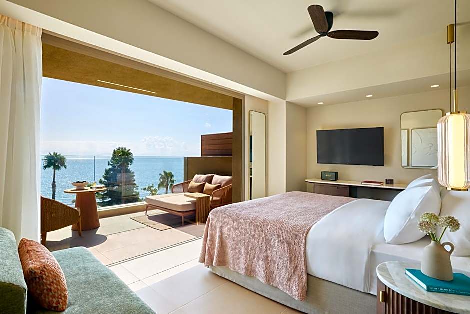 Photo 1 of 7 of Deluxe, Sea View