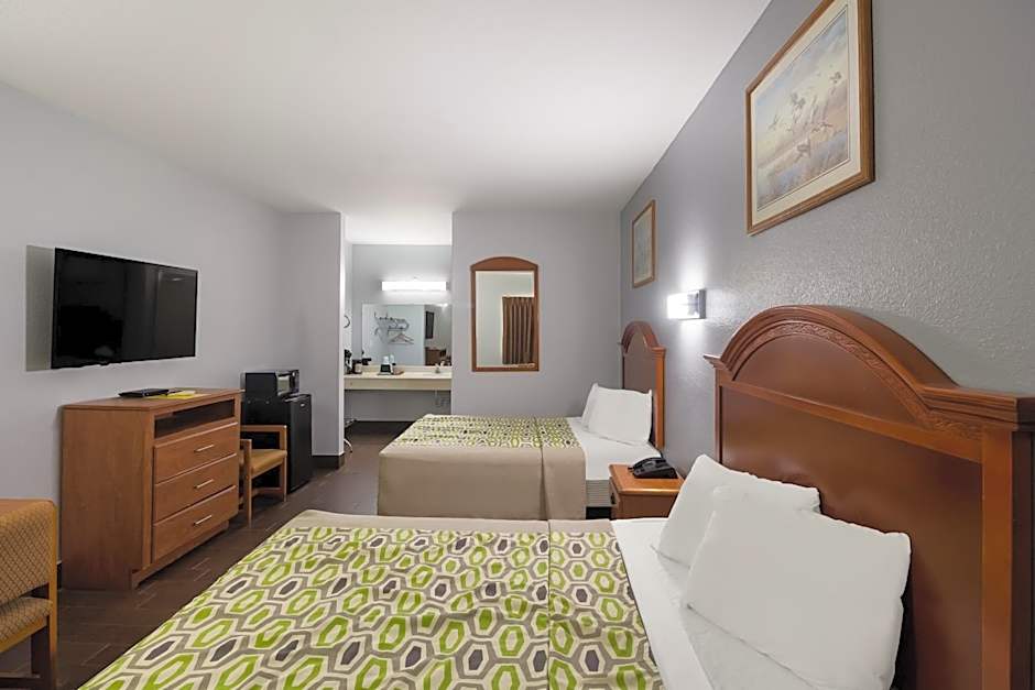 Scottish Inn & Suites