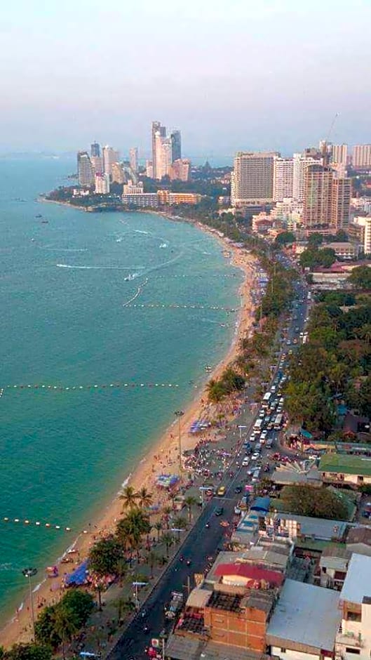 B&B View Talay 1B by Franco Jontiem