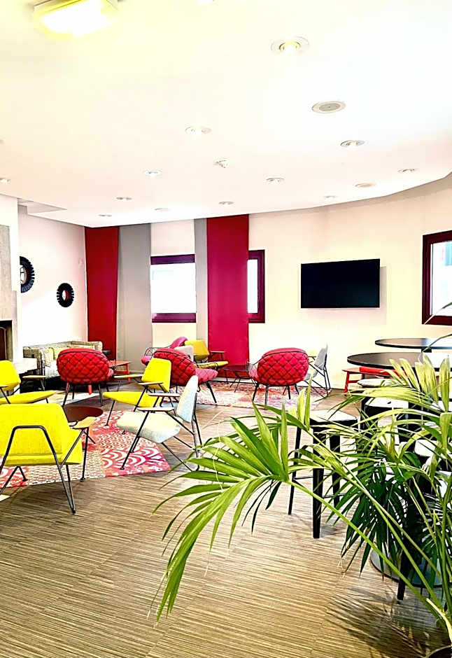 B&B HOTEL Saint-Quentin-en-Yvelines Centre Gare 4 étoiles