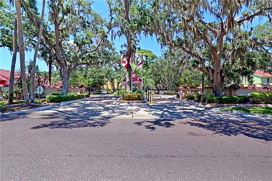 Relaxing Spacious Coastal 3bd Gulfport Paradise