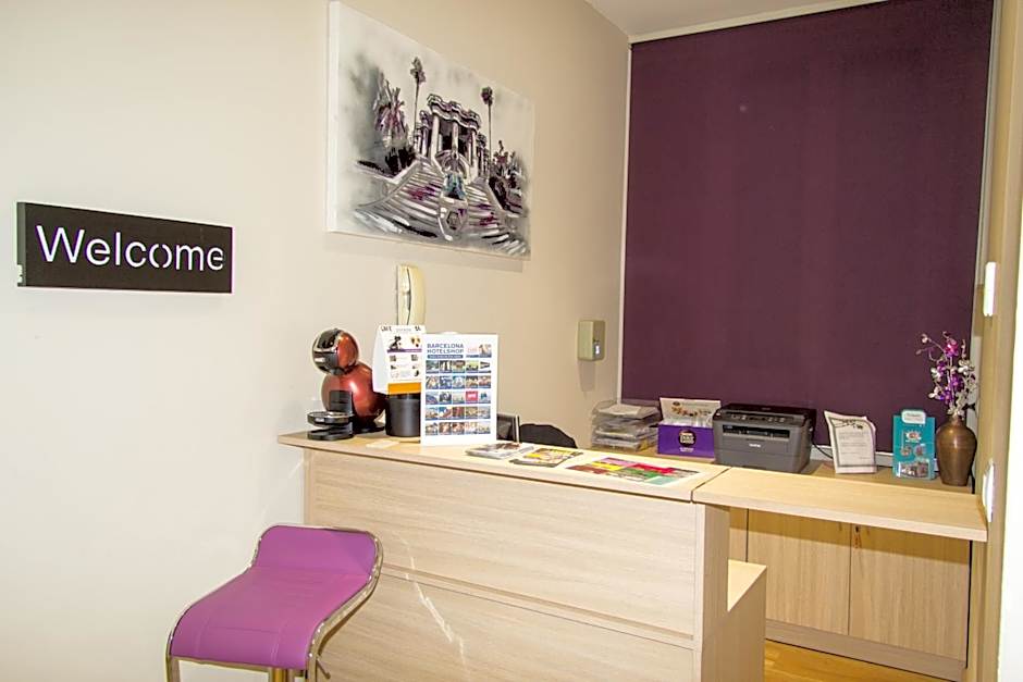 Hostal Barcelona Travel