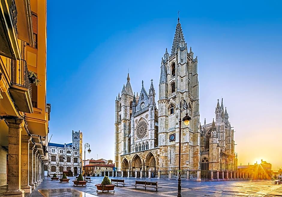 Quartier Leon Hostel Jabalquinto