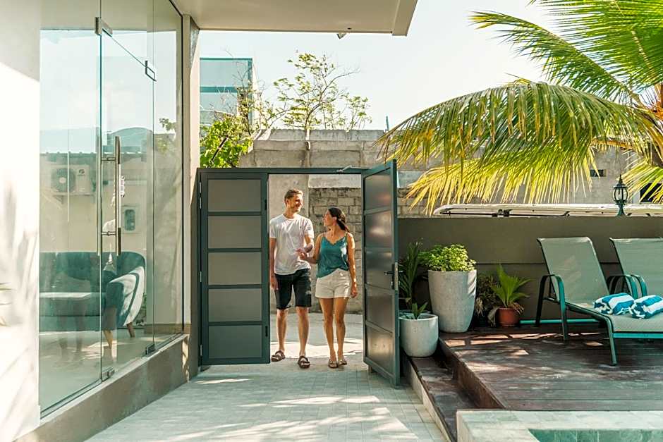 Sky Beach Maldives - Dhiffushi