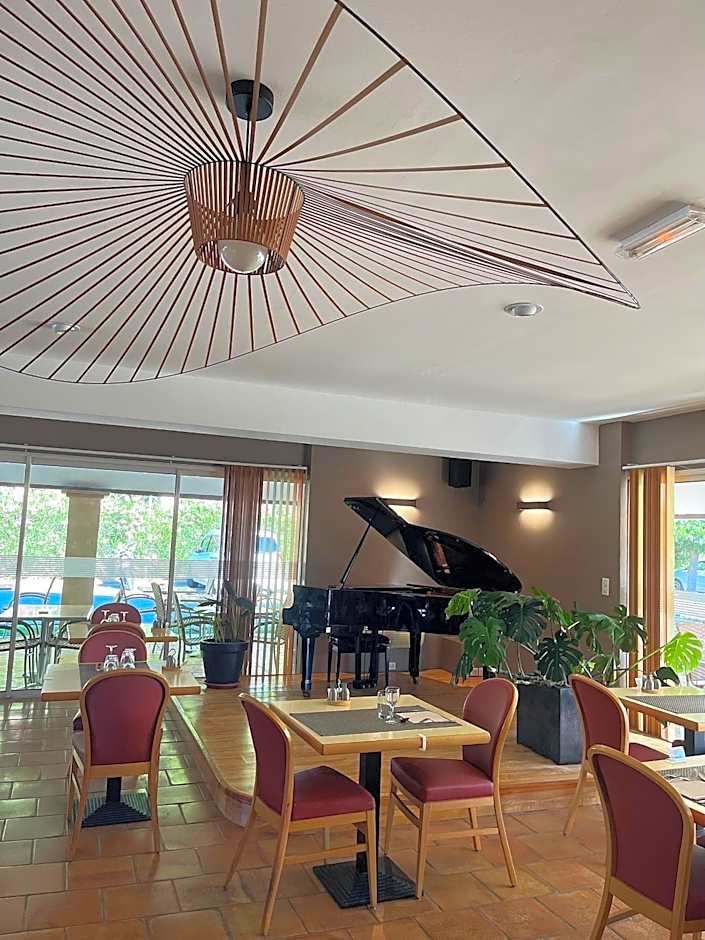 Logis Hôtel Le Mas De Jossyl