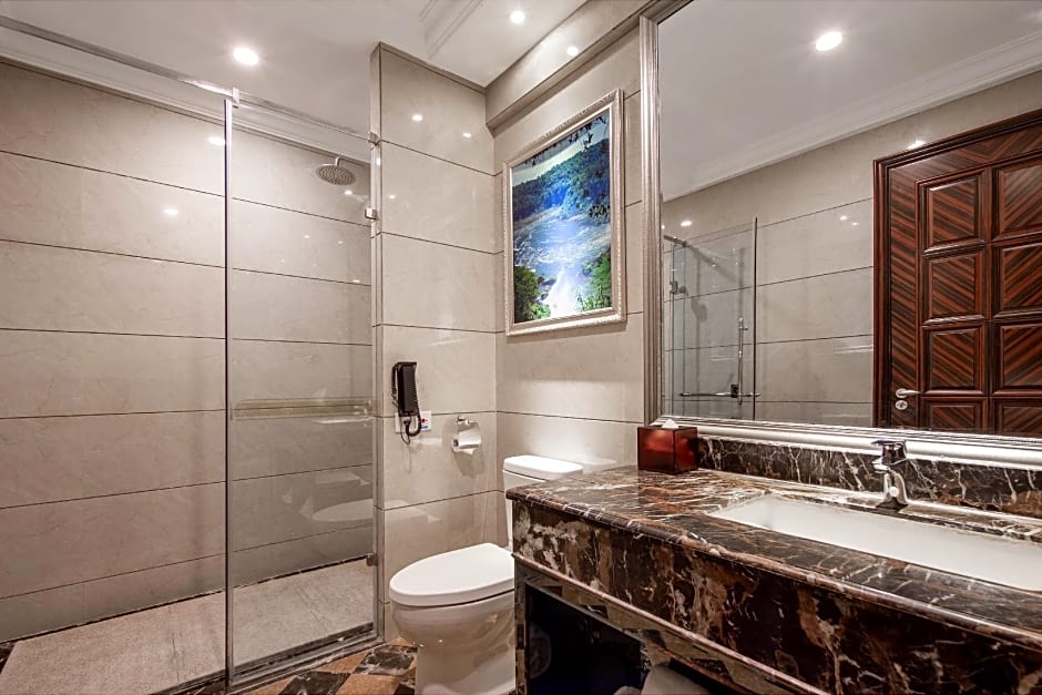 Suqian Shangyang Lake New Century Hotel