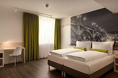 Super 8 by Wyndham Mainz Zollhafen