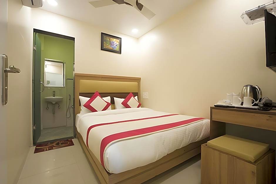 Hotel Amar International