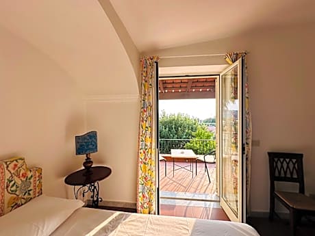 Double Room with Balcony and Sea View