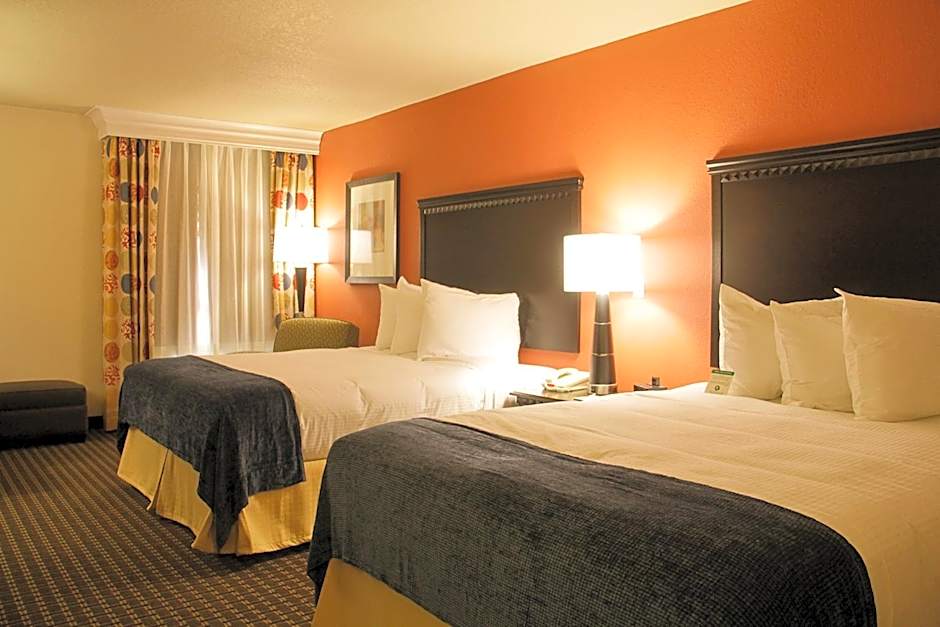 Decatur Conference Center And Hotel