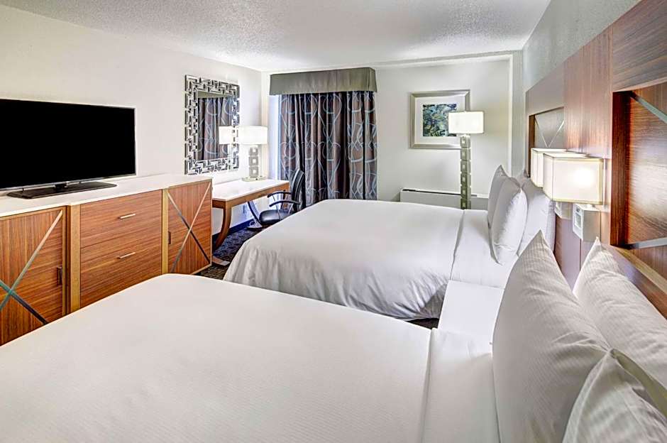 DoubleTree By Hilton Milwaukee Downtown