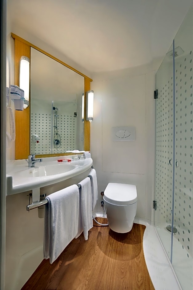 Ibis Bali Kuta Hotel