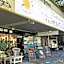 Edgecliff Lodge Motel