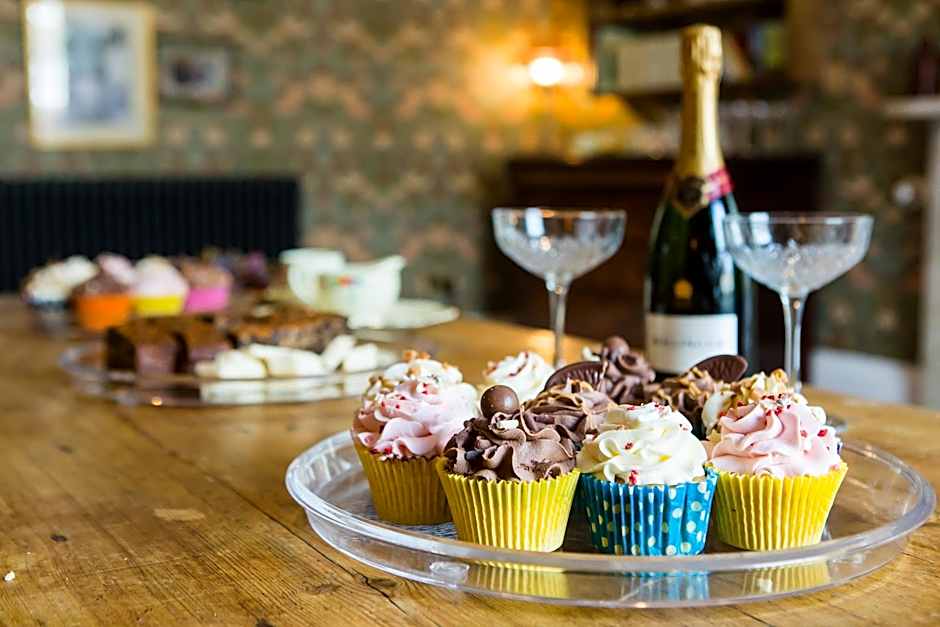 Skeldale House 'All Creatures Great & Small' Luxury Apartments & Studios in Askrigg, Yorkshire Dales