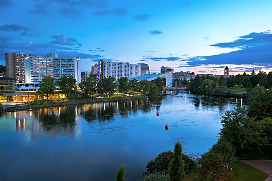 Oxford Suites Spokane