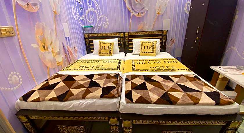 Jhelum One Hotel, Shandar Chowk Jhelum