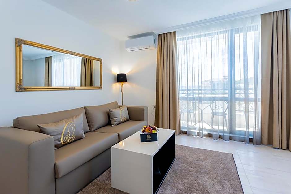 Onyx Beach Residence - Free Beach Access & Parking