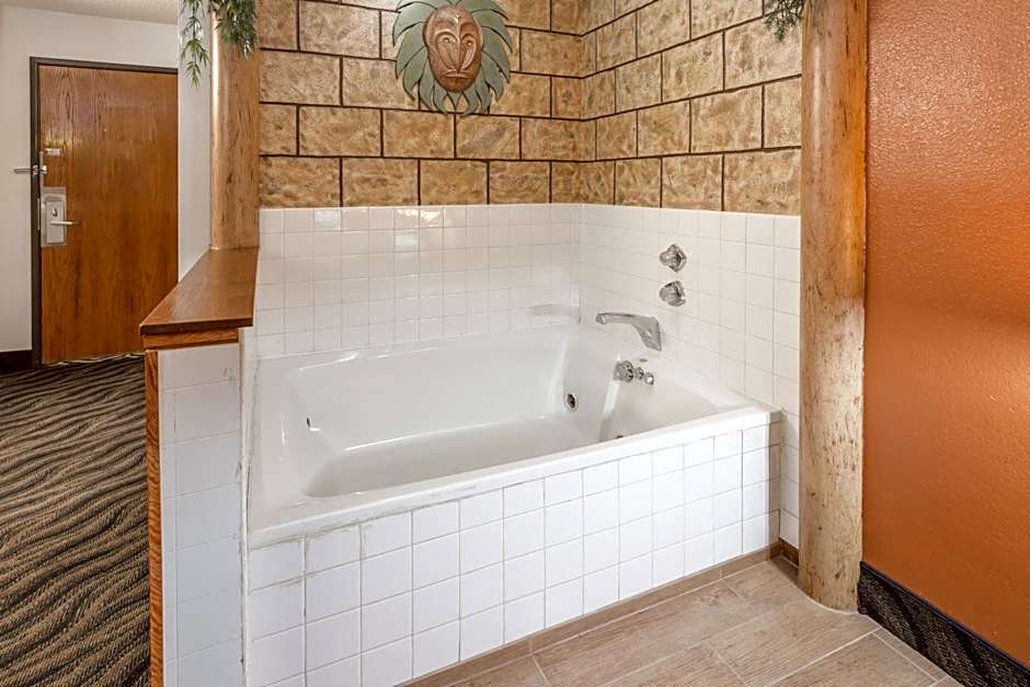 Super 8 by Wyndham Dixon