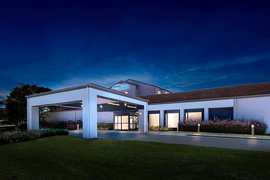 Sonesta Select Charlotte University Research Park