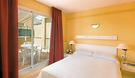 One-Bedroom Apartment with Terrace (2 Adults)