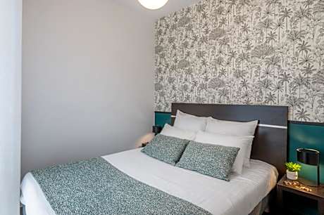 One-Bedroom Apartment (4 Adults)