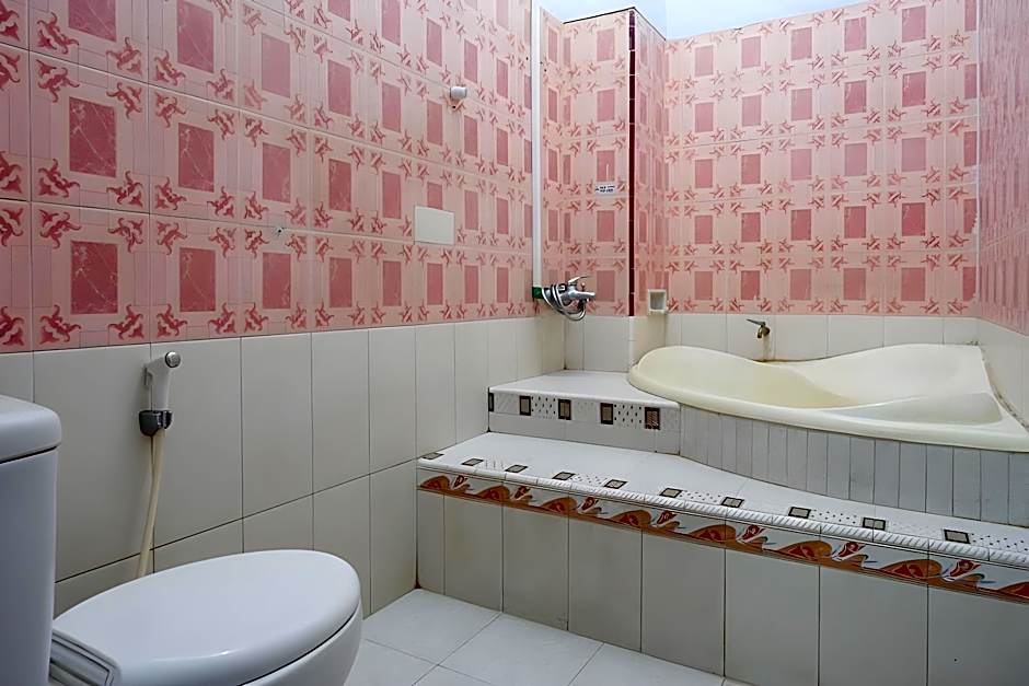 RedDoorz Plus Syariah near Stasiun Pekalongan 2