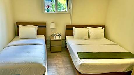 Basic Triple Room with Shared Bathroom