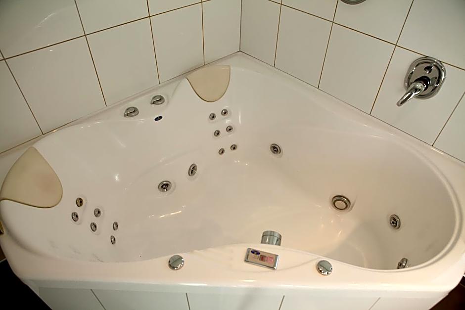 Grove Park Motor Lodge