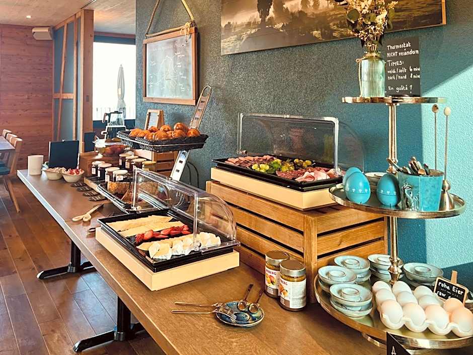 Berggasthaus Eggberge - Boutique Mountain Hotel - Access via Cablecar