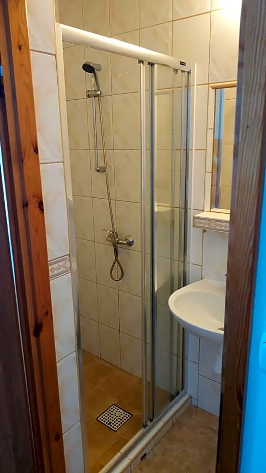 Pokoje Gościnne u MARCINA- sala zabaw, basen, melex, rowery, grill, mini dmuchaniec