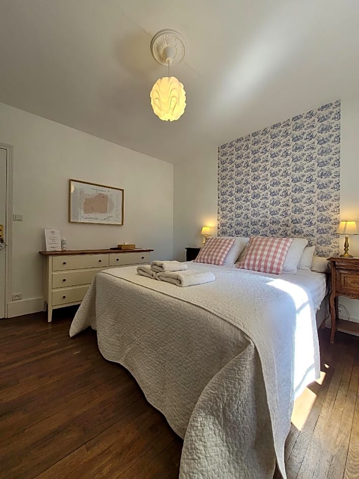 Foto 1 de 4 de Double room-Private Bathroom-Le clos