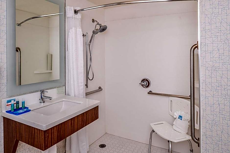 Holiday Inn Express Palm Desert By IHG